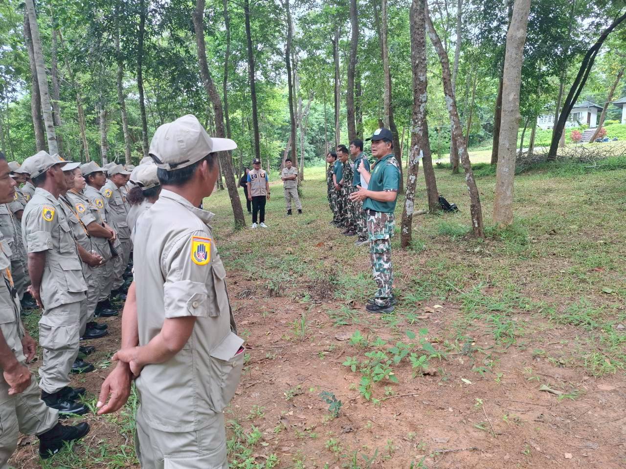 LINE_ALBUM_ทบทวน อปพร. 68_250813_495_397.jpg